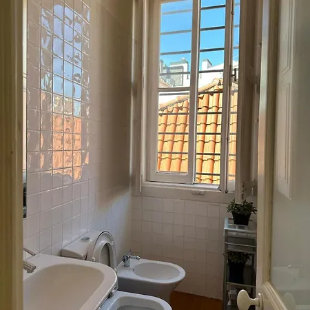 Private Comfortable In Chiado Homestay Lisbon